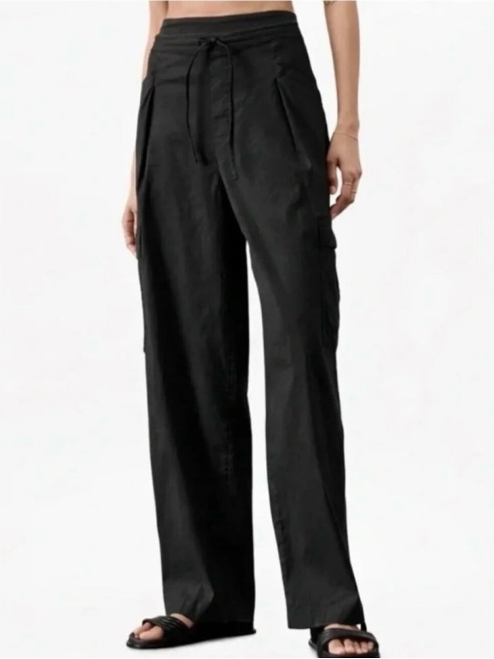 Athleta Black Linen Blend Paradise Relaxed Straight Leg Cargo Pant XXS
- Black 🖤